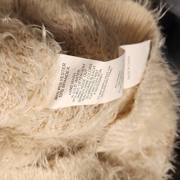 Girls Truly Me sweater - Picture 4 of 4